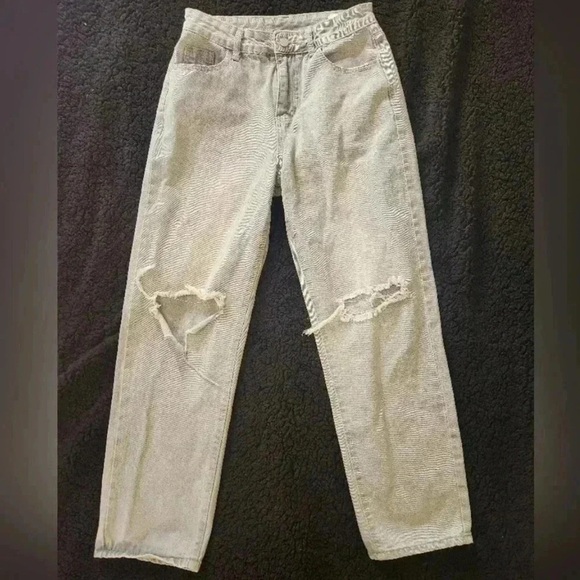 SHEIN Distressed Light Wash Jeans - Picture 6 of 6